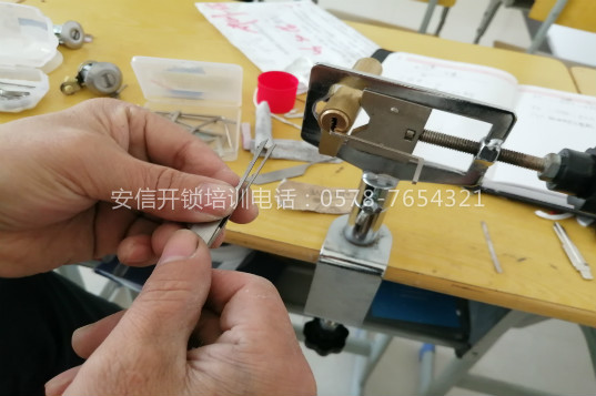 隨州學(xué)開鎖技術(shù)有用嗎？