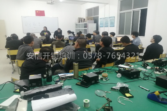 黃石學(xué)配汽車遙控學(xué)校如何？