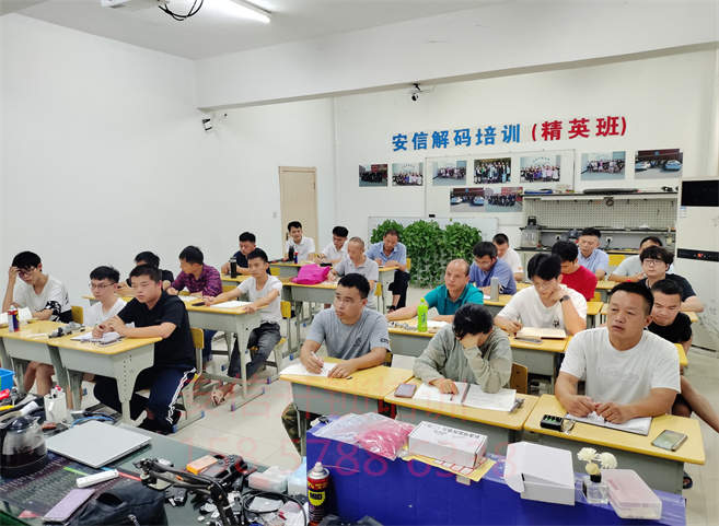 荆门想学配汽车钥匙去学校好还是找师傅学好